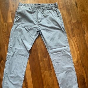 Men’s pants 32x34  in light grey- like brand new